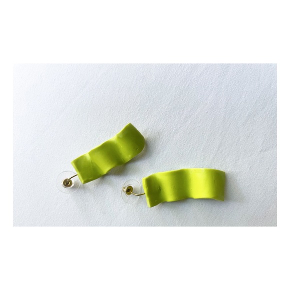 HANDMADE | SQUIGGLE EARRINGS - Picture 6 of 7